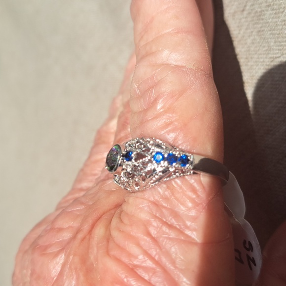 Very Pretty Filagre Ring - Picture 6 of 6